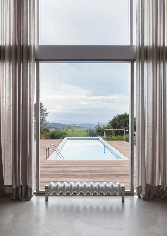 MILANO, the iconic radiator by Tubes, now available in an unprecedented ...